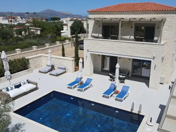 Stone house with a pool in Crete
